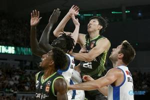 🏀德拉维多瓦22分 周琦16+12 克里克27+6 墨尔本联逆转凤凰